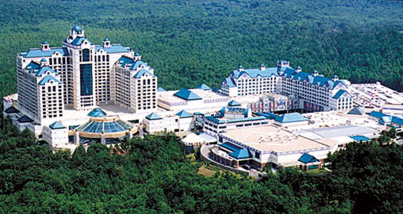 Огромный гемблинговый комплекс в индейской резервации казино-отель Фоксвудс
