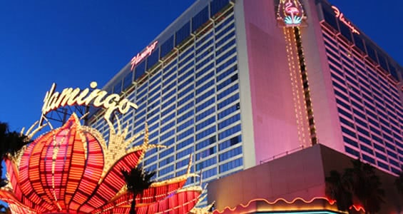 Одно из первых казино Лас-Вегаса, построенное Багси Сигелом - казино отель Фламинго 